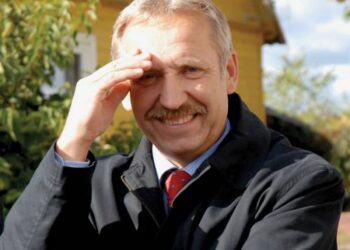 Žemės ūkio skyriaus vedėjas Antanas Baura sako, kad „kažkas iš aukščiau pareguliuoja žmogus gyvenimą“, bet daugiausiai viskas priklauso nuo paties žmogaus: jo sprendimų, apsisprendimų, išminties ir išgyventų patirčių“.