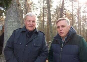 Viltingai kaimo ateitimi tikintys: Butėnų bendruomenės pirmininkas Petras Baronas (kairėje) ir uoliausias jo pagalbininkas Kęstutis Žvirblis.