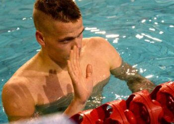 Panevėžio „Žemynos“ plaukikas Danas Rapšys Anykščių baseine vakar pagerino 400 metrų plaukimo laisvu stiliumi rekordą.   Autoriaus nuotr.