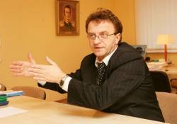 VšĮ "Aukštaitijos siaurasis geležinkelis" direktorius Gintaras Kerbedis paskelbė paneigimą.