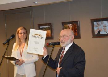 Į renginį kraštietis mokslininkas doc., dr. Juozas Lapienis atvežė ir agentūros “Factum” diplomą, bylojantį apie užfiksuotą Simonos Bagdonaitės – kaip jauniausios šalyje fotografijų albumo autorės- pasiektą rekordą