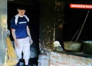 Dėl užmušto šuns Kęstutis Burba ketvirtadienį  teisinosi prieš televizijos kameras.
