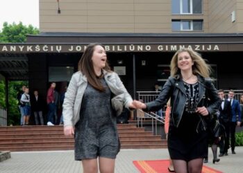 Į paskutinę pamoką su plačia šypsena ir šokio žingsnio... Jono JUNEVIČIAUS nuotr.