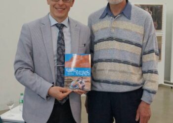 Ryto Šalnos knygos pristatyme dalyvavo ir žymiausias Lietuvos alpinistas, dabar jau anykštėnas, Vladas Vitkauskas. Simonos GUDAITĖS nuotr.