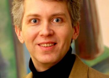 Anykščių J. Biliūno gimnazijos anglų kalbos mokytojas Andrius Vitkūnas teigia, kad draugystė su tais, kurie manosi esą geresni nei tu, sunkiai įmanoma. Jono JUNEVIČIAUS nuotr.
