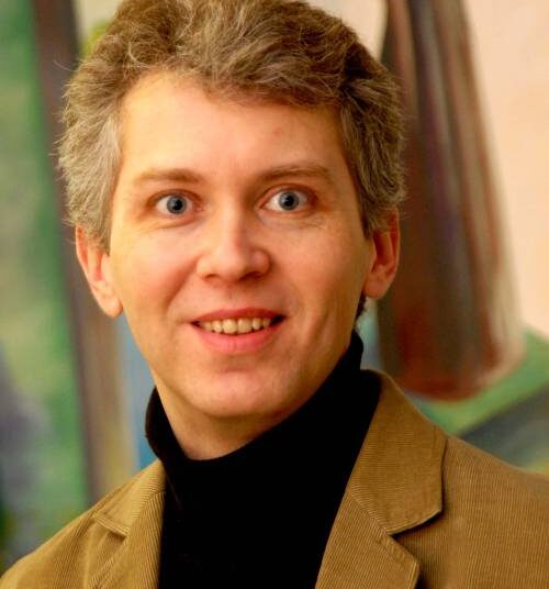 Anykščių J. Biliūno gimnazijos anglų kalbos mokytojas Andrius Vitkūnas teigia, kad draugystė su tais, kurie manosi esą geresni nei tu, sunkiai įmanoma. Jono JUNEVIČIAUS nuotr.