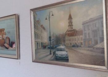 Aliejumi tapytus dailininko Valentino Ylos darbus Anykščiuose bus galima apžiūrėti iki miesto šventės.