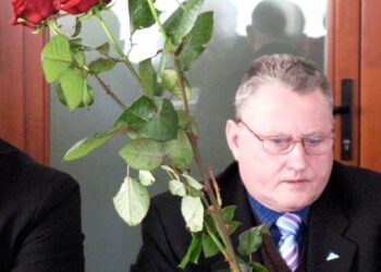 Anykščių – Panevėžio apygardos rinkimų komisijos pirmininku paskirtas Darbo partijos pasiūlytas Alfrydas Savickas.