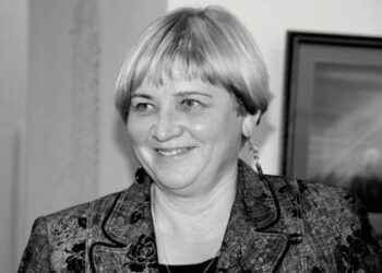 Anykščių A. Baranausko pagrindinės mokyklos lietuvių kalbos ir literatūros mokytoja Dangira Nefienė nesižavi vyriškomis moterimis. Pasak jos, moteriška nuojauta yra neįkainojamas dalykas.Jono JUNEVIČIAUS nuotr.