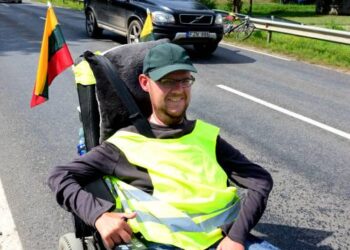 Justas Džiugelis pusiaukelėje iš Kavarsko į Anykščius. Autoriaus nuotr.