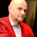 Anykščių kūrybos ir dailės mokyklos direktorius Arūnas Vilkončius norėtų turėti aiškiaregystės dovaną. Nuotr. Jono JUNEVIČIAUS