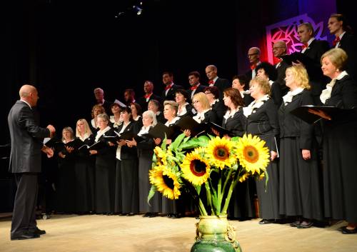 Scenoje – Anykščių kamerinis Choras „Salve Cantus“. Autoriaus nuotr.