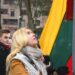 Valstybės vėliavą prie paminklo Laisvei pakėlė „Mažojo žygdarbio“ laureatė Vincenta Augustinavičiūtė. Autoriaus nuotr.
