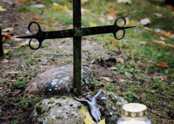 Anykščių rajonas sparčiai mažėja – pernai rajone užregistruotos 472 mirtys ir tik 201 naujagimis.