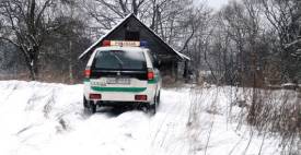 Viešintų seniūnijos seniūno pavaduotoja Eglė Sabaliauskienė „Anykštai“ sakė, kad nuo kaukėtų plėšikų nukentėjusioji moteris gyveno viena, po apiplėšimo į kaimą atvyko didelės policijos pajėgos.                                               Jono JUNEVIČIAUS nuotr.