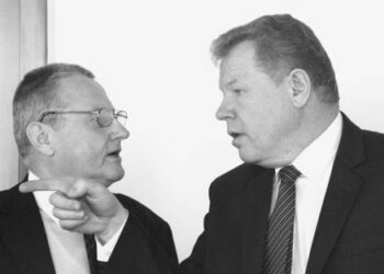Anykščių meras Kęstutis Tubis tvirtina, kad rajono Tarybos narys Alfrydas Savickas UAB „Anykščių komunalinis ūkis“ įdarbintas be jo žinios.                                              Jono JUNEVIČIAUS nuotr.