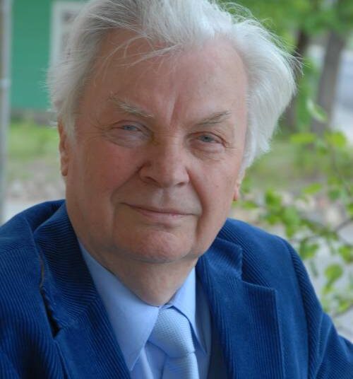 Antanas Drilinga gimė 1935 metais Plikiškių kaime. Gimtinės vaizdiniai rašytojo kūryboje užima svarbią vietą.
