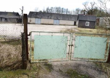 Žmonės sunerimo, kad šalia jų namų gali būti pradėta sveikatai ir aplinkai pavojinga veikla ir raštu kreipėsi į Aplinkos ministeriją.