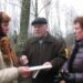 Butėnų bendruomenės pirmininkė Lendrina Meškauskaitė (kairėje) šnekučiuojasi su Sero rajono senbuviais - Regina ir Rimantu Vilučiais.