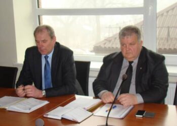 Savivaldybės administracijos direktorius Audronius Gališanka (kairėje) mano, kad seniūnų sueigose keliama per daug problemų.