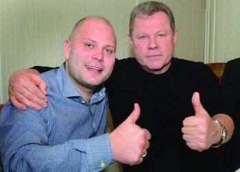 Buvę bendražygiai Anykščių rajono meras Kęstutis Tubis ir vietos liberalų lyderis Lukas Pakeltis dabar aiškinasi, kuris iš jų labiau neturi veiklos programos.Jono JUNEVIČIAUS nuotr.