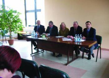 Svečiai iš Anykščių savivaldybės administracijos medikams aiškino, kaip reikia dirbti.