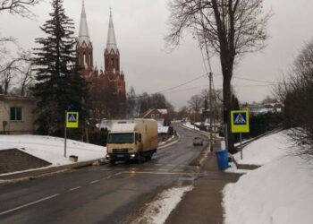 Anykščiuose automobilių vairuotojai ypač retai stabteli praleisti pėsčiuosius šioje pėsčiųjų perėjoje.