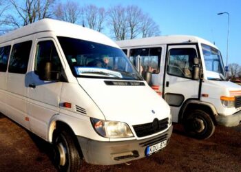 Patys maršrutiniais autobusais nevažinėjantys rajono vadovai pilni įtarimų, kad naujasis vežėjas elgiasi nesąžiningai.