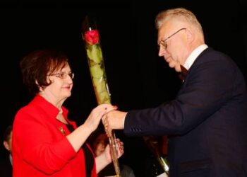 Anykščių rajono ligoninės vyriausiasis gydytojas Dalis Vaiginas vienbalsiai perrinktas Anykščių vadovų klubo prezidentu. Jono JUNEVIČIAUS nuotr.