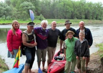 Antano Verbicko nuotraukose – baidarių žygio palydos Anykščiuose ir pirmojo etapo finišas Kavarske.