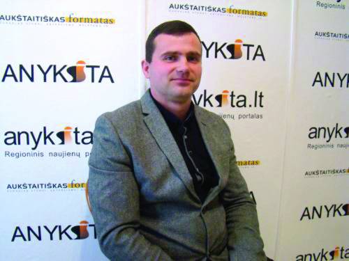 Naujasis laikinasis UAB ,,Anykščių komunalinis ūkis“ direktorius Linas Pravilionis bus priverstas mažinti buvusio vadovo Jono Žukausko ,,išpūstus“ komunalinio ūkio etatus. Jono JUNEVIČIAUS nuotr.