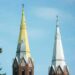 Auksu Anykščių bažnyčios bokštai žėrės labai trumpai - geltonos spalvos gruntas bus padengtas įprastiniais sidabro spalvos dažais.