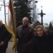 Šventinės eisenos priešakyje bendražygiai - Napoleonas Kalibatas, Algirdas Cibas ir Prima Petrylienė.