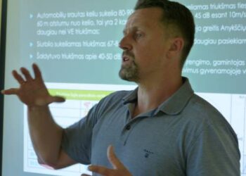 UAB "European Energy Lithuania" atstovas Audrius Čypas žadėjo kiekvienais metais į Staškūniškio bendruomenės sąskaitą pervesti po 10-15 tūkst. eurų.
