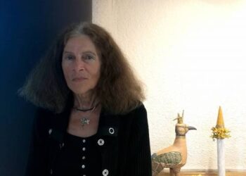 Keramikė, Lietuvos nacionalinės kultūros ir meno premijos laureatė Aldona Jonuškaitė – Šaltenienė rugsėjo 12 dieną 17.30 val. Anykščių koplyčioje  pristatys savo parodą ,,Keliautojai“.Autorės nuotr.