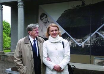 Trečiąją savo knygą ,,Memento Grodno. Dingusi Lietuvos Gardino istorija” rašytoja dedikavo savo Mokytojui, iš Anykščių krašto kilusiam profesoriui Antanui Tylai.