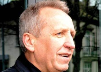 Rajono Tarybos narys Antanas Baura ir jo vadovaujama Antikorupcijos komisija uždarame posėdyje tęs tyrimą dėl Lino Šulskaus veiksmų .