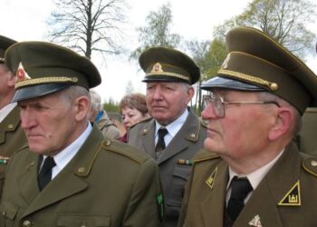 Eligijus Smetona (centre) buvo nuolatinis tautinių patriotinių švenčių dalyvis, puikus oratorius, organizatorius, bet visuomet išliko kuklus, nesididžiuojantis savo nuopelnais Lietuvai.