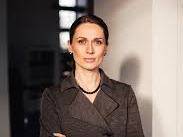 Laikinoji Anykščių rajono savivaldybės Kultūros tarybos pirmininkė Irma Smalskienė priėjo prie išvados, kad nėra jokio reikalo Teresės Mikeliūnaitės kultūros premijai pateiktų kandidatų pavardžių slėpti po devyniais užraktais nežinia nuo ko.