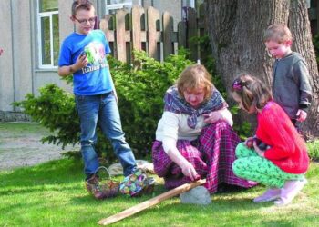 Margučių ridenimas – pats smagiausias žaidimas vaikams.Autorės nuotr.