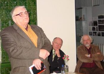 Poetas Algimantas Baltakis anykštėnams skaitė naujus ir senus savo eilėraščius.