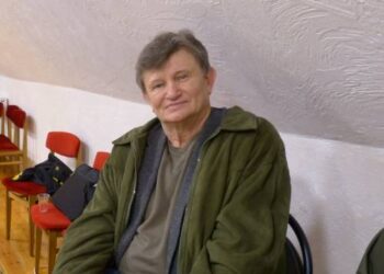 Praeityje garsus krepšininkas, Anykščių rajono Garbės pilietis, trijų kadencijų Seimo narys Sergejus Jovaiša gimė ir gyvena Anykščiuose.