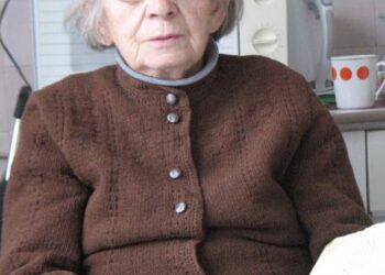 Ona Strolienė – buvusi Svėdasų vidurinės mokyklos anglų kalbos mokytoja.