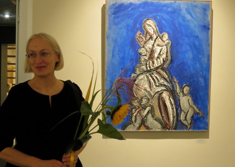 Tapytojo žmona, meno terapeutė, jo parodų organizatorė Aušra Stasiulevičienė.