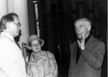 Laimonas Noreika, Viktorija Daujotytė ir Monsinjoras Albertas Talačka Anykščių bažnyčioje. 
Jono JUNEVIČIAUS nuotr.