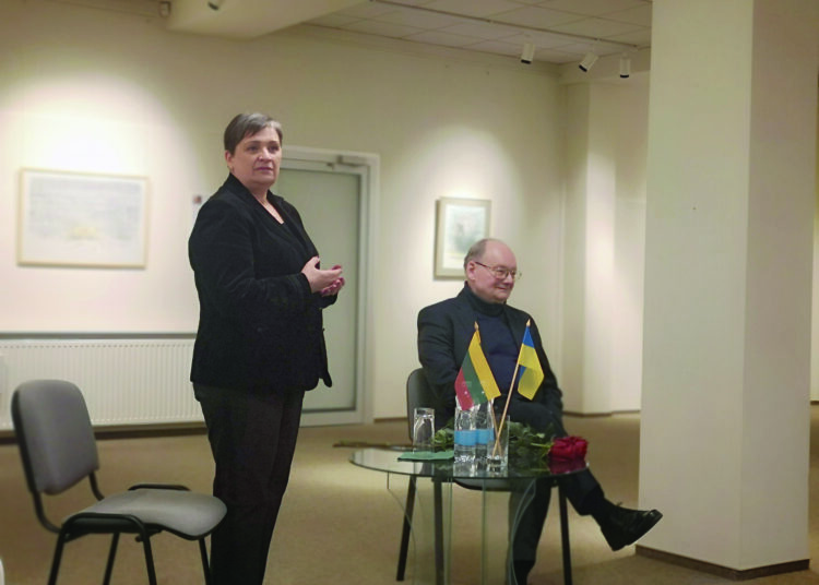 Anykščių menų centre vykęs susitikimas su buvusiu Lietuvos Respublikos Seimo pirmininku Česlovu Juršėnu truko beveik dvi valandas. Pokalbį moderavo „Anykštos“ vyriausioji redaktorė Gražina Šmigelskienė.