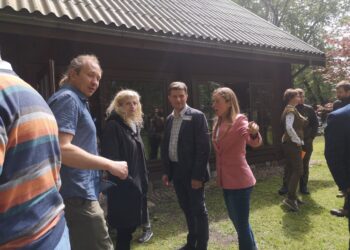 Konferencijoje kalbėjo dr. Ričardas Skorupskas (pirmasis iš kairės), Seimo narė Aistė Gedvilienė bei aplinkosaugininkė Monika Peldavičiūtė (pirmoji iš dešinės).