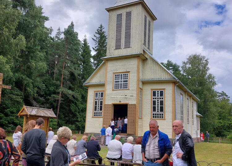 Bažnytėlę Inkūnuose 1942 m. spalio 12 d. Vilniaus aušros Vartų Dievo Motinos titulu pašventino vyskupas K. Paltarokas.
 Monikos LEONAVIČIENĖS nuotr.