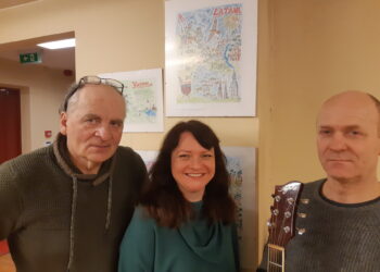 Ketvirtadienio popietė Andrioniškio bibliotekoje. Iš dešinės: Algimantas Baronas, Lina Vaišnytė ir Raimondas Guobis...