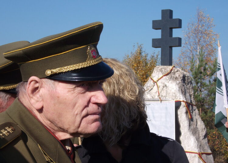 Jonas Kadžionis-Bėda paminklo Algimanto vadui Antanui Starkui-Montei atidengimo iškilmėse 2018 metų spalio 13 dieną.